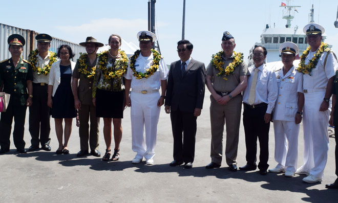 Some Da Nang leaders and USNS Fall River officers