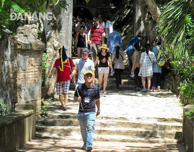 Visitors at the Marble Mountains Tourist Area