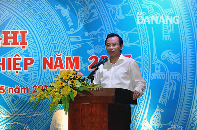 Ủy viên Trung ương Đảng, Bí thư Thành ủy, Chủ tịch HĐND thành phố Nguyễn Xuân Anh tại Hội nghị đối thoại doanh nghiệp năm 2017. 												           Ảnh: DUYÊN ANH
