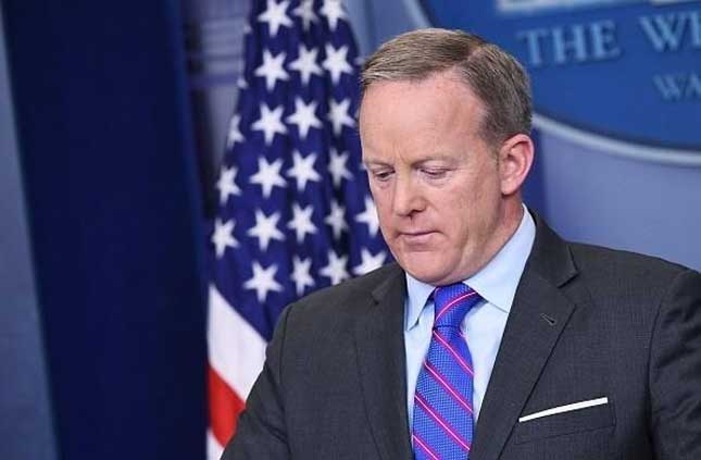 Ông Sean Spicer có thể bị sa thải do Tổng thống Donald Trump muốn thay đổi đội ngũ truyền thông của Nhà Trắng.	              Ảnh: AFP