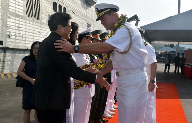 USNS Fall River officers say goodbye to Da Nang leaders