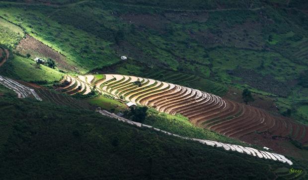 Alluvial colour of the terraced fields shows up on the majestic North-west skyline, reflecting the immense beauty of nature combined with manpower in this highland.