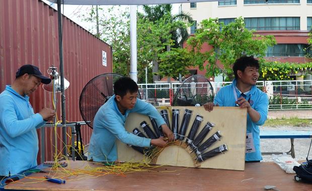 Team Liuyang Dancing Fireworks from China won first and second prizes at the Da Nang International Firework competitions in 2009 and 2012 respectively.