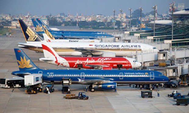  Aircraft of different airlines at Tan Son Nhat airport, Ho Chi Minh City. Photo by VnExpress/Huu Nguyen