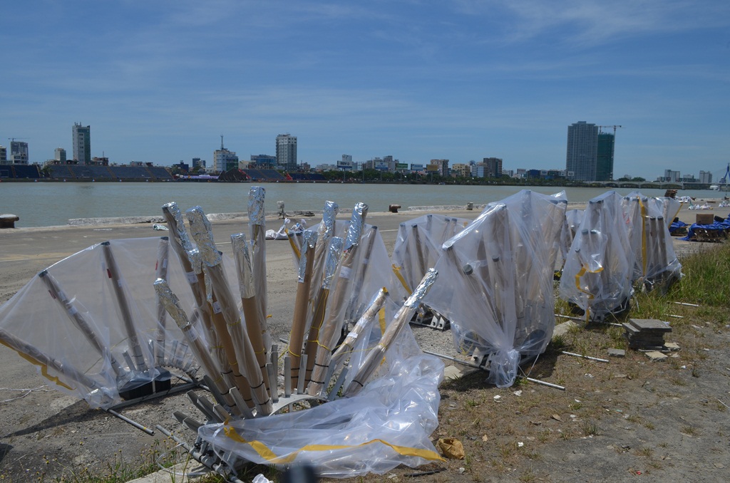 All fireworks tubes are carefully covered.