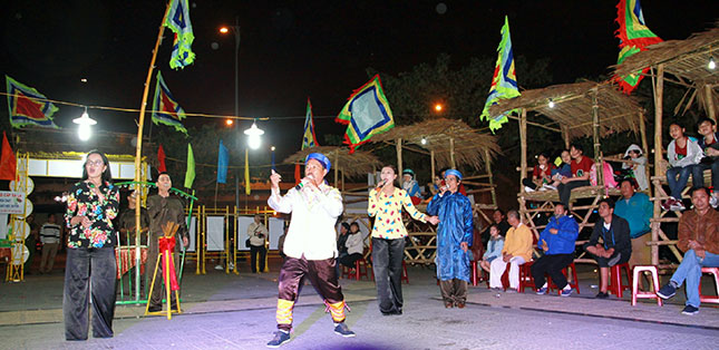 A ‘bai choi’ performance (Photo: Internet)