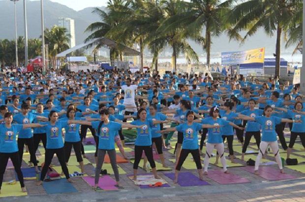  A mass yoga performance to celebrate the 2nd International Yoga Day in Da Nang last year. (Photo: Internet)