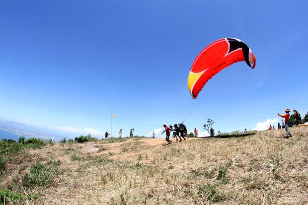 The 'Fly over Tien Sa 2017' event was held from 23-25 June, named after the central city’s famous beach.