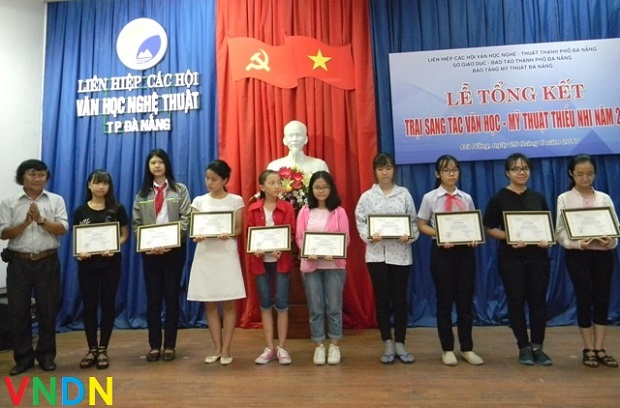 Consolation prize-winners in literature category