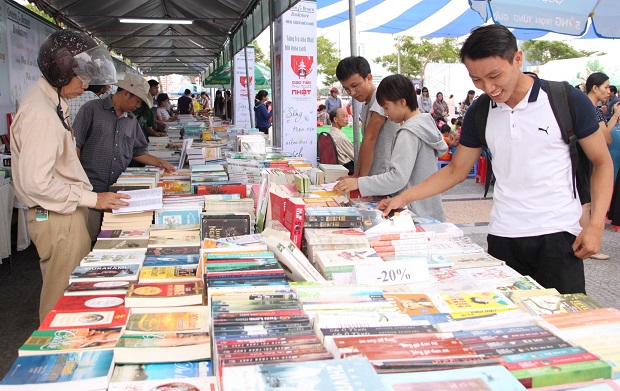 Visitors at last year’s Son Tra Book Week