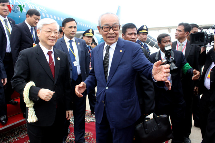 Hình ảnh: Tổng Bí thư bắt đầu chuyến thăm cấp Nhà nước Campuchia