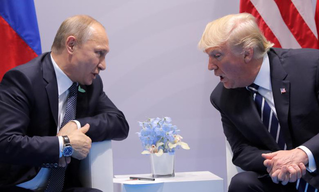 Tổng thống Trump và Tổng thống Putin thảo luận một loạt vấn đề trong cuộc hội đàm song phương đầu tiên kéo dài tới 2 giờ đồng hồ.