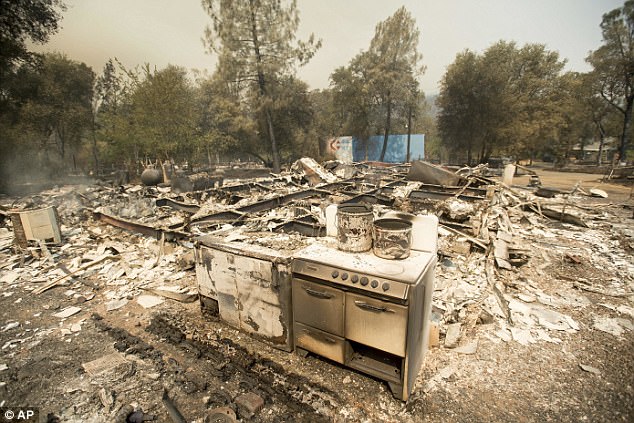 Cho tới thời điểm này, rất may chưa có thiệt hại về người trong vụ cháy. Tại bang California, có 5 dân thường và 1 lính cứu hỏa bị thương nhẹ, theo Cơ quan Lâm nghiệp và Phòng cháy chữa cháy. (Ảnh: AP)