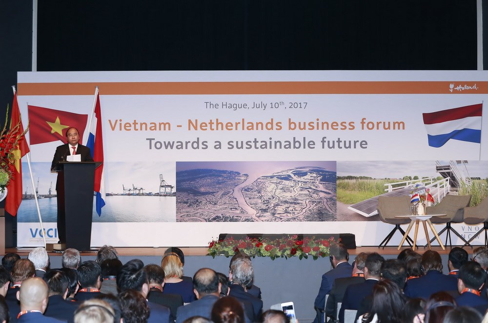 Thủ tướng Nguyễn Xuân Phúc tham dự và phát biểu tại Diễn đàn Doanh nghiệp Việt Nam-Hà Lan. 