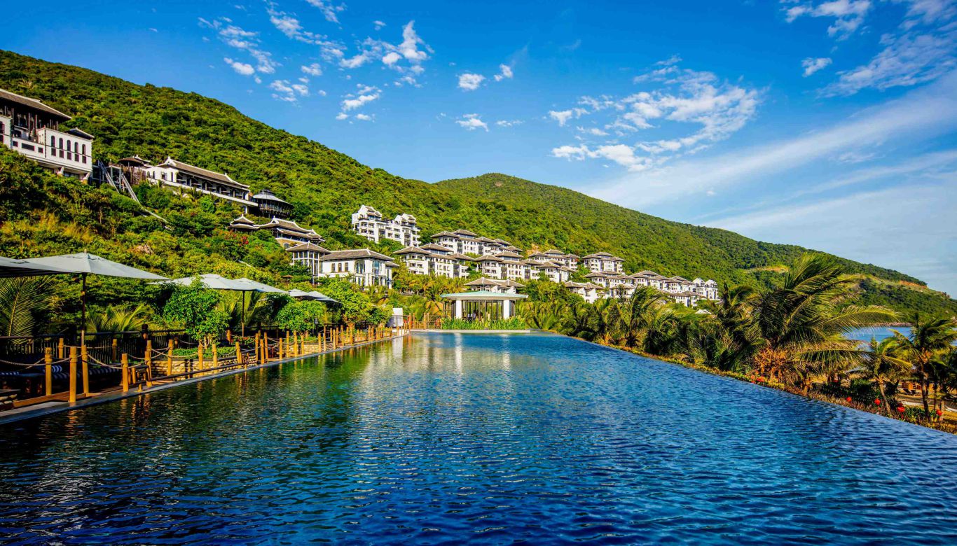 The Long Pool at the InterContinental