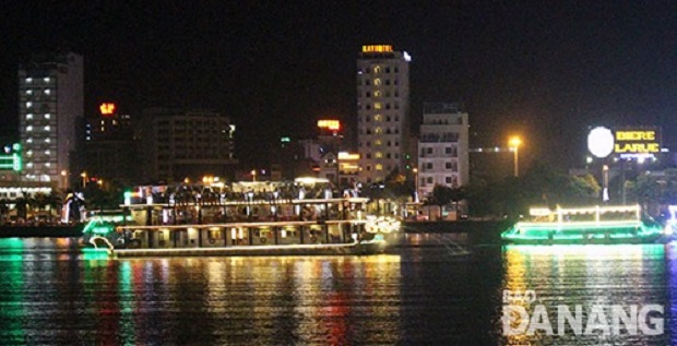 A tourist boat on the Han River