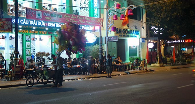 Some drink shops on Bach Dang (Photo: Internet)