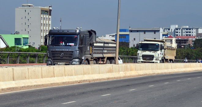 Với lượng xe tải lưu thông nhiều, đường Võ Chí Công sẽ được lắp camera giám sát