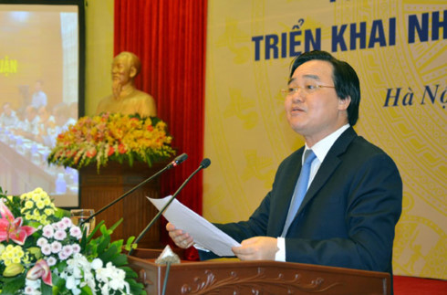 Bộ trưởng Bộ GD-ĐT Phùng Xuân Nhạ phát biểu tại Hội nghị