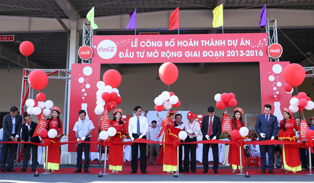 The ribbon-cutting ceremony for the company’s additional investment of 300 million USD in Viet Nam during the 2013-2016 period