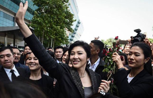 Cựu Thủ tướng Yingluck Shinawatra sẽ đến Tòa án Tối cao vào ngày 25-8 để nghe phán quyết. 							  Ảnh: AFP