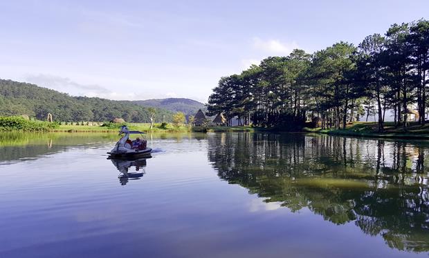 The Vang (Golden) Lake