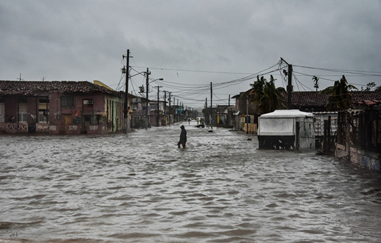 Toàn bộ đường phố Caibarién trong ngập trong nước