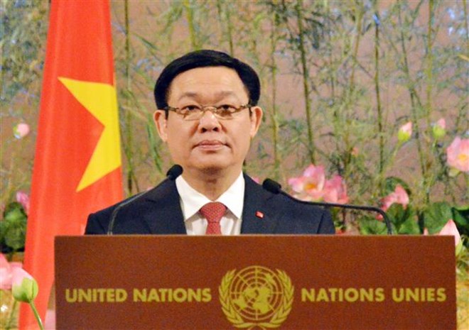 Deputy Prime Minister Vuong Dinh Hue speaks at the ceremony (Source: VNA)