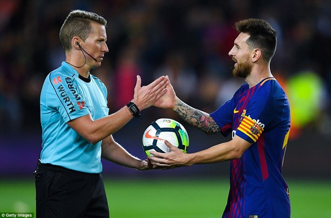 Messi (phải) đang có phong độ vô cùng ấn tượng trong màu áo Barcelona ở mùa này. (Nguồn: Getty Images)
