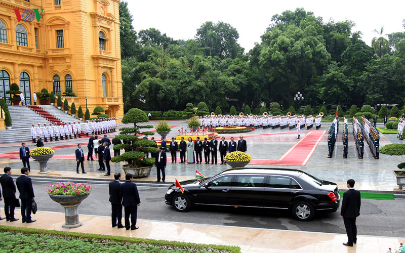 Sáng nay, lễ đón chính thức Thủ tướng Hungary Orbán Viktor và Phu nhân đã diễn ra trọng thể tại Phủ Chủ tịch.