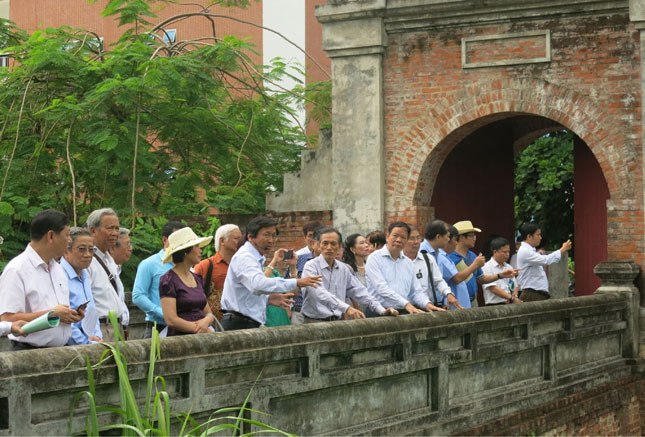  Members from the National Heritage Council visiting the remains of the citadel