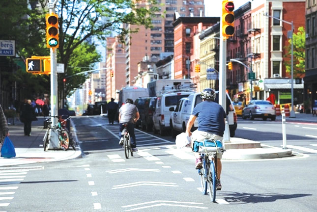 Chính quyền thành phố New York (Mỹ) có làn đường dành riêng cho xe đạp.