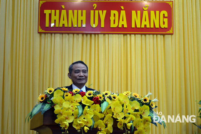 Newly-appointed Secretary Nghia addressing the event