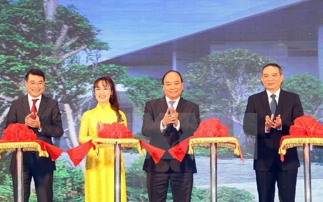 Prime Minister Nguyen Xuan Phuc at the inauguration ceremony (third from left) (Source: VNA) 