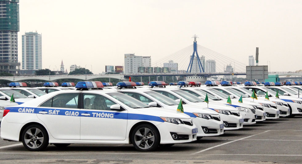  Hundreds of police cars are used for AELW