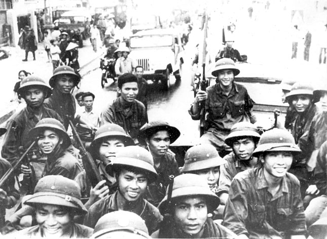 Quân giải phóng tiến vào giải phóng Đà Nẵng ngày 29-3-1975.