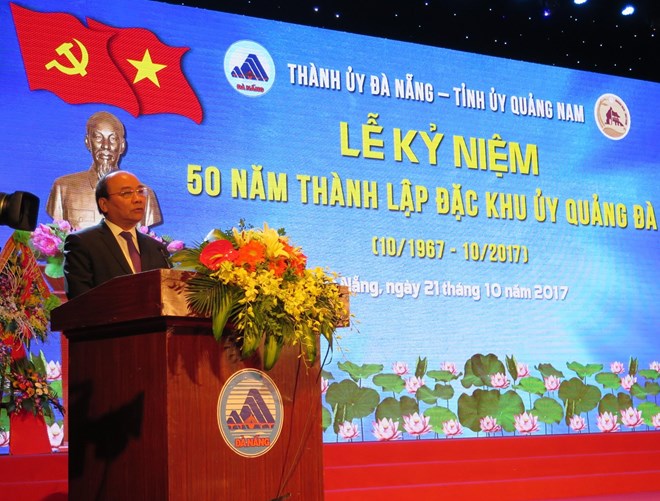 Prime Minister Nguyen Xuan Phuc speaks at the ceremony