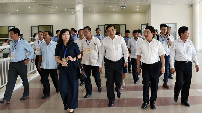 Deputy Prime Minister Pham Binh Minh and Chairman Tho recently visiting a local key project for AELW