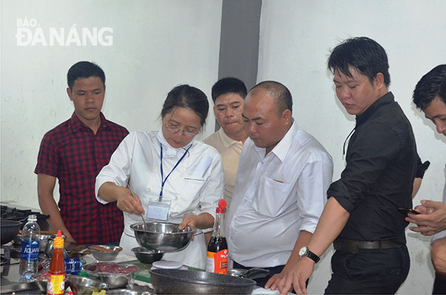  A cooking course in progress