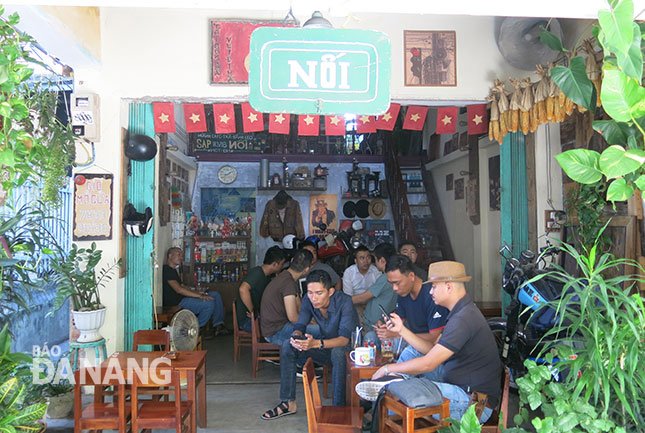 Các quán cà-phê ở Đà Nẵng vừa nhận được giấy đề nghị nộp phí tác quyền  âm nhạc. 						   (Ảnh minh họa)