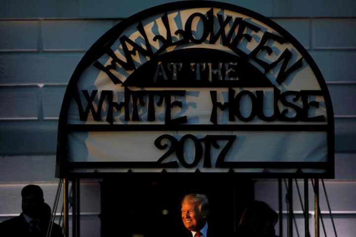 Dòng chữ “Halloween tại Nhà Trắng 2017”.
