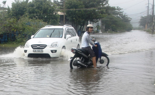 Flooding on a section of a street in Da Nang