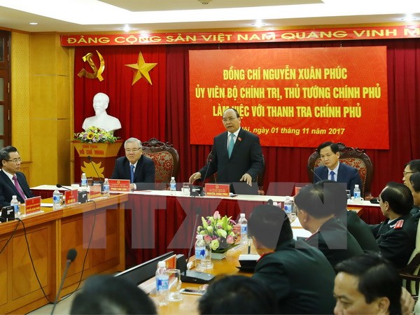 Thủ tướng Nguyễn Xuân Phúc làm việc với lãnh đạo chủ chốt Thanh tra Chính phủ. (Ảnh: Lâm Khánh/TTXVN)