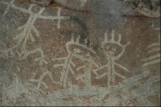 Các họa tiết của người bản xứ trên vách đá hang động.