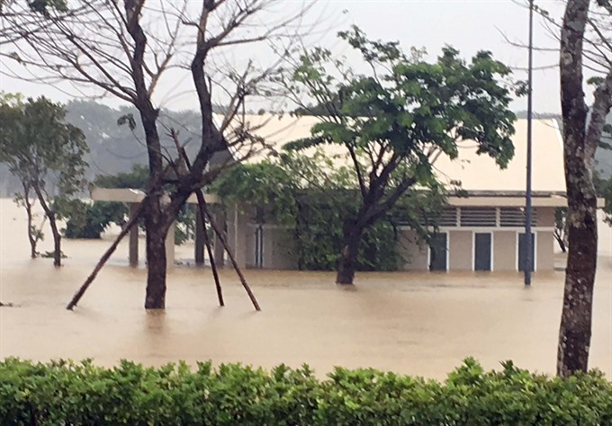 A residential area in Thừa Thiên-Huế Province remains flooded on Sunday. — VNA/VNS Photo Thế Lập Read more at http://vietnamnews.vn/society/416915/typhoon-damrey-leaves-29-dead-29-missing.html#7sqVMl01j5hczg74.99