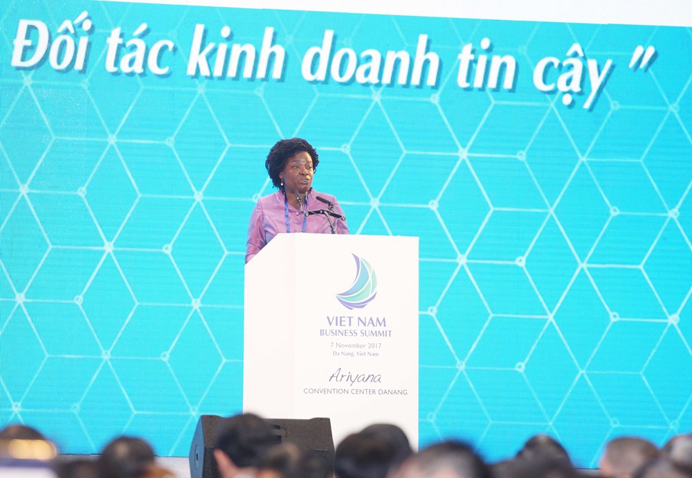 World Bank's Vice President for the East Asia and Pacific Region Victoria Kwakwa speaks at the summit (Photo: VNA)