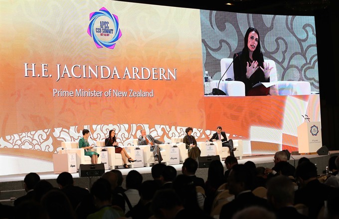 Prime Minister of New Zealand Jacinda Ardern called climate change the greatest challenge facing the Asia-Pacific region. - VNA/VNS Photo Read more at http://vietnamnews.vn/economy/417302/climate-change-highlighted-on-apec-ceo-summits-final-day.html#DoCg4BiMYbfKLLlW.99