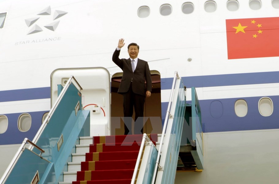 Tổng Bí thư, Chủ tịch nước Trung Quốc Tập Cận Bình đến Sân bay Quốc tế Nội Bài, Hà Nội. (Ảnh: Nguyễn Dân/TTXVN)