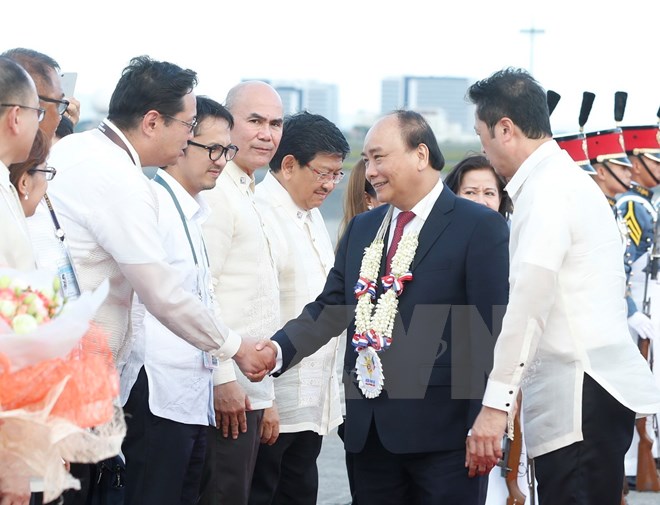 Lễ đón Thủ tướng Nguyễn Xuân Phúc tại Sân bay Quốc tế Clark, Pampanga, Thủ đô Manila. (Ảnh: Thống Nhất/TTXVN)