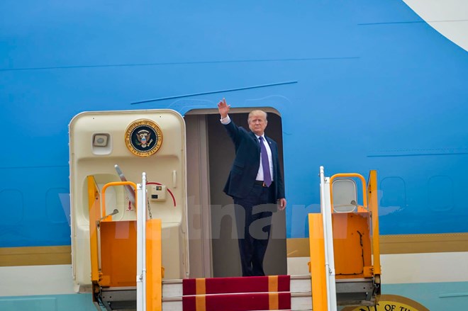 Chiều 12/11, Tổng thống Mỹ DonalTrump đã lên chuyên cơ Air Force One, khép lại chuyến thăm chính thức Việt Nam. (Ảnh: Minh Sơn/Vietnam+)